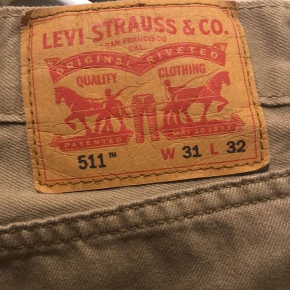 Levi jeans W31 L32 and size 28 volcom jeans - Picture 2 of 4